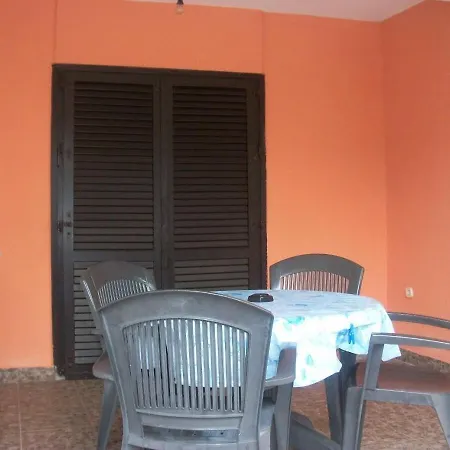 Apartment Midi Petrcane