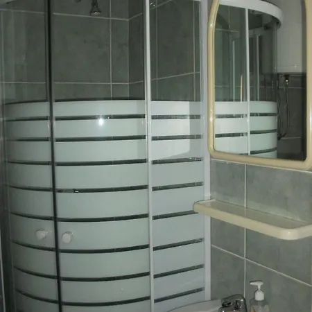 Apartment Midi Petrcane